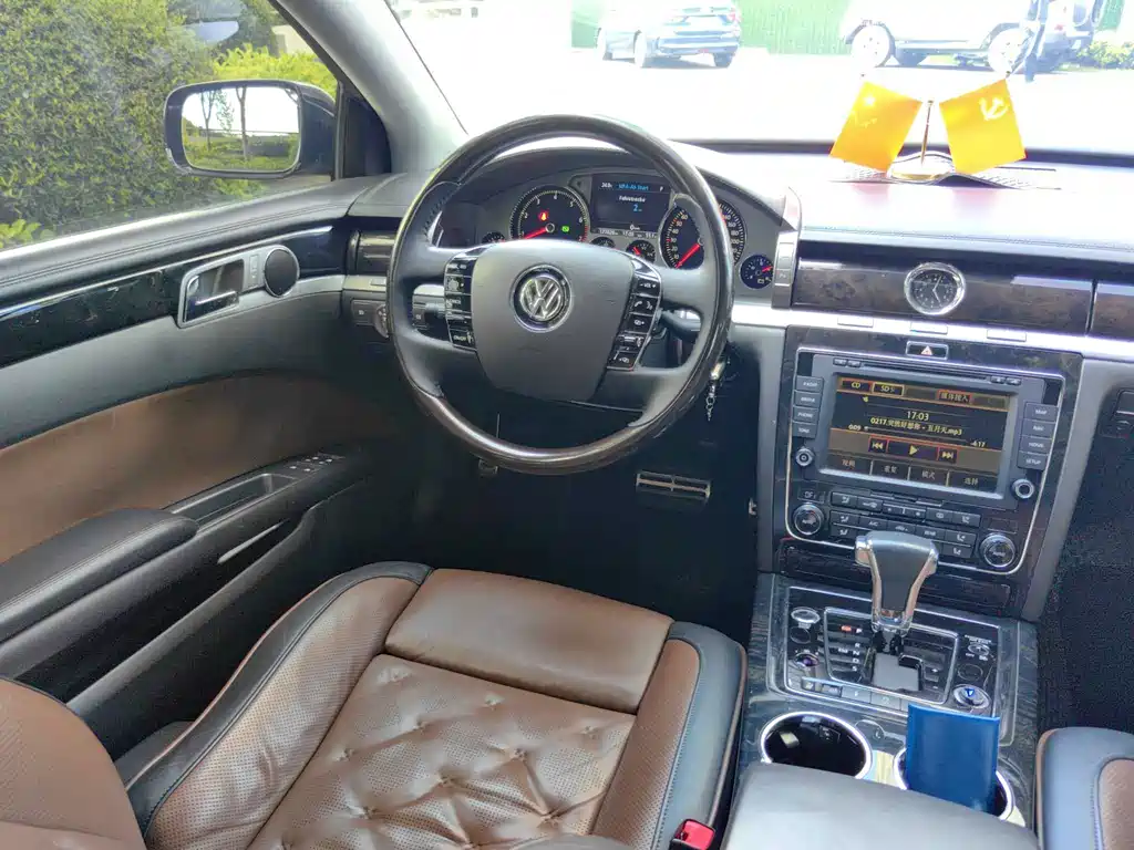 Volkswagen Phaeton 2016 — фото 13