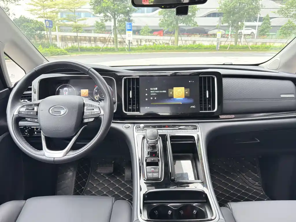 GAC Motor Trumpchi M8 2021 — фото 7