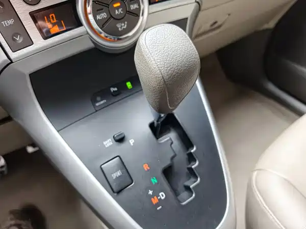 Toyota Yizhi 2014