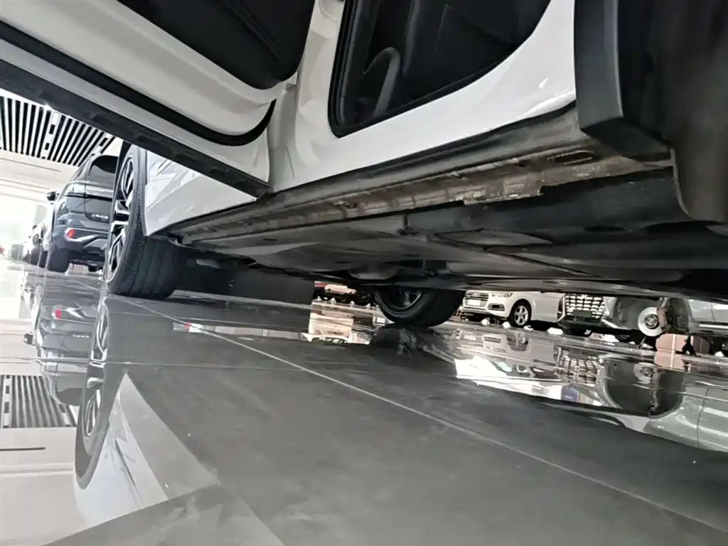 Volkswagen Tiguan L 2021 — фото 22