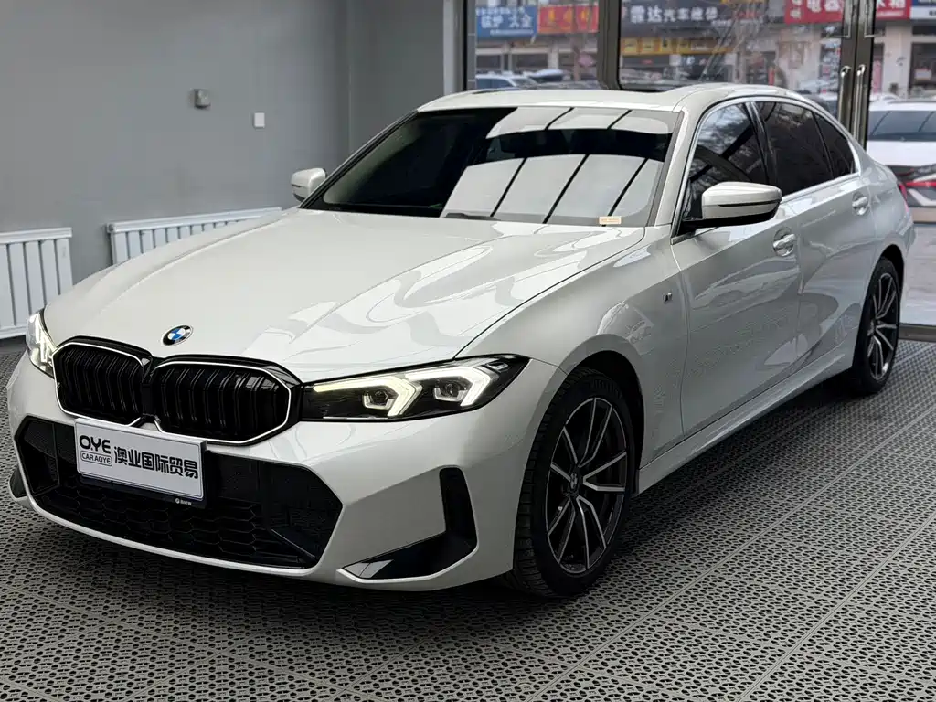 BMW 3 Series 2024 — фото 1