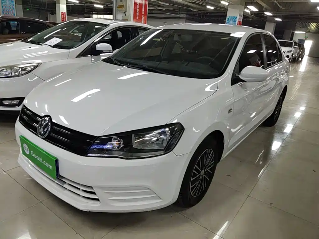 Volkswagen Jetta 2018 — фото 1