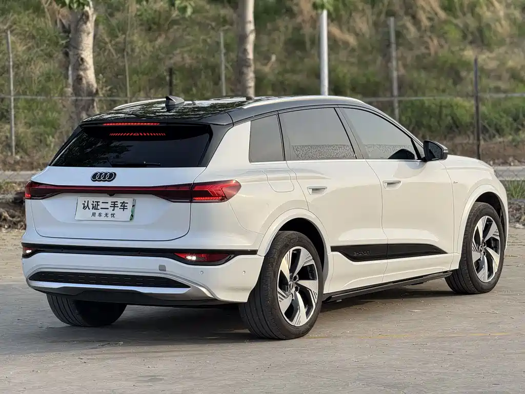 Audi Q6L e-tron 2025 — фото 13