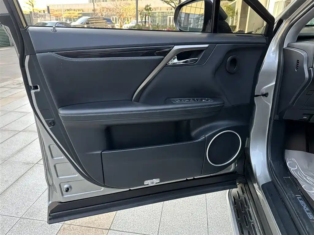 Lexus RX 2022 — фото 22