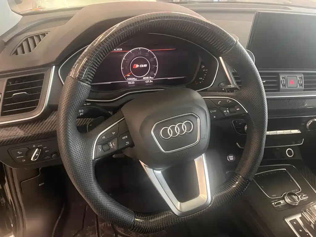 Audi Q5L 2019 — фото 10