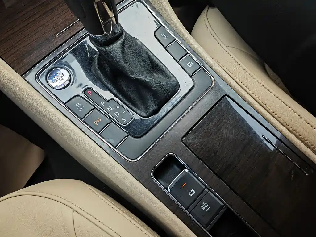 Volkswagen Passat 2015 — фото 12