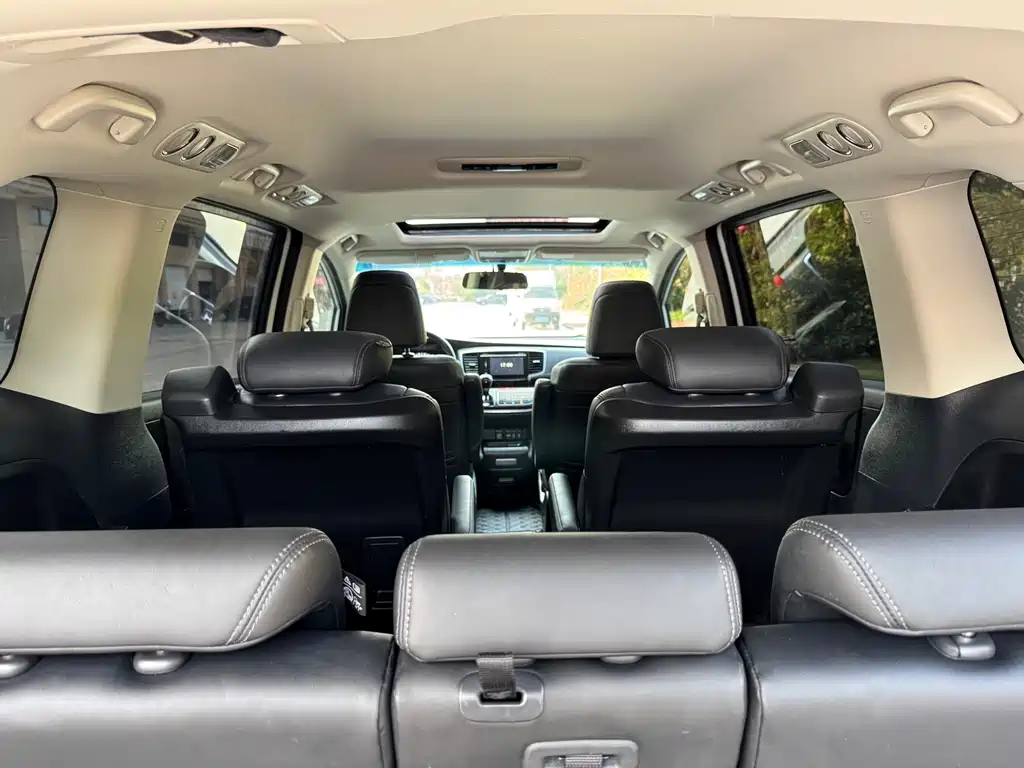 Honda Odyssey 2018 — фото 21