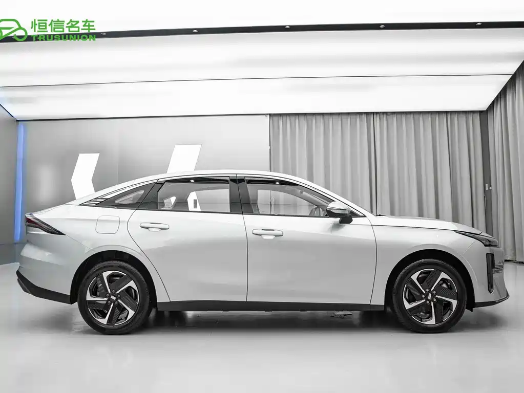 Geely Galaxy L6 2025 — фото 7