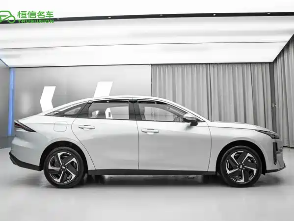 Geely Galaxy L6 2025