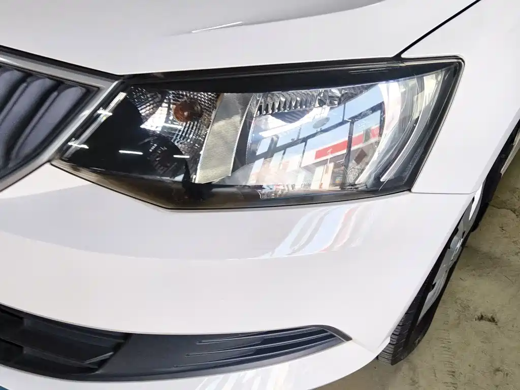 Skoda Fabia 2016 — фото 18
