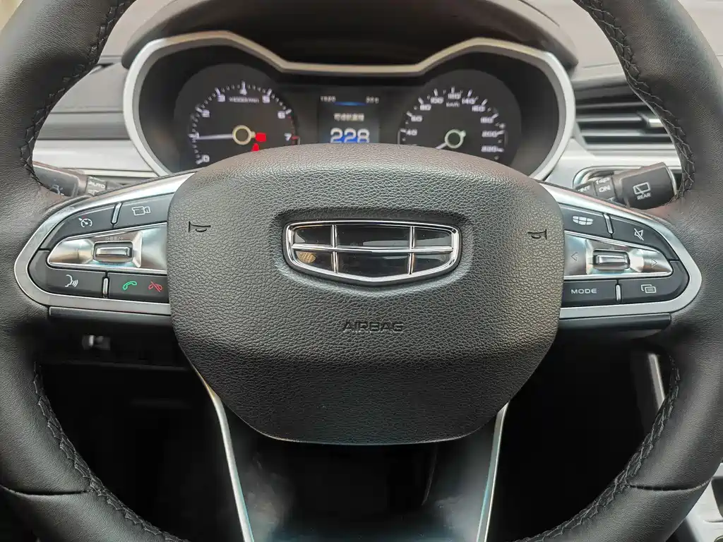 Geely Emgrand GS 2019 — фото 15