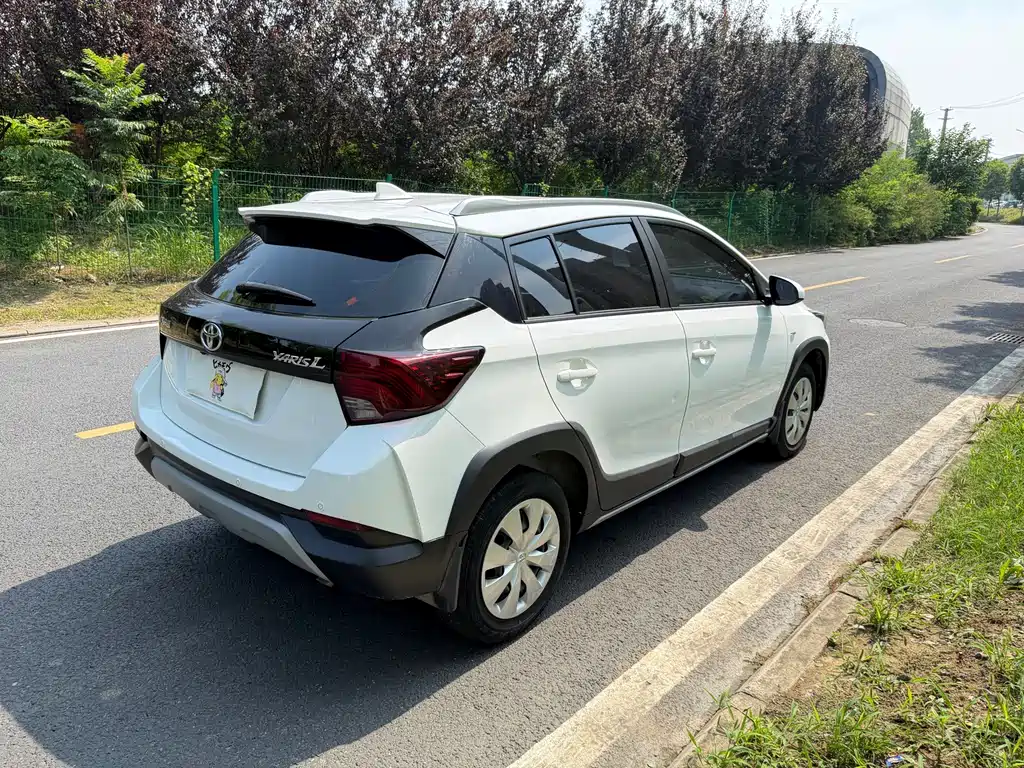 Toyota Yaris L 2021 — фото 14