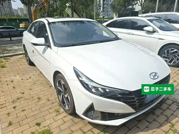 Hyundai Elantra 2021