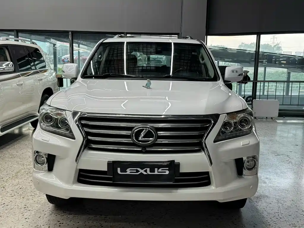 Lexus LX 2012