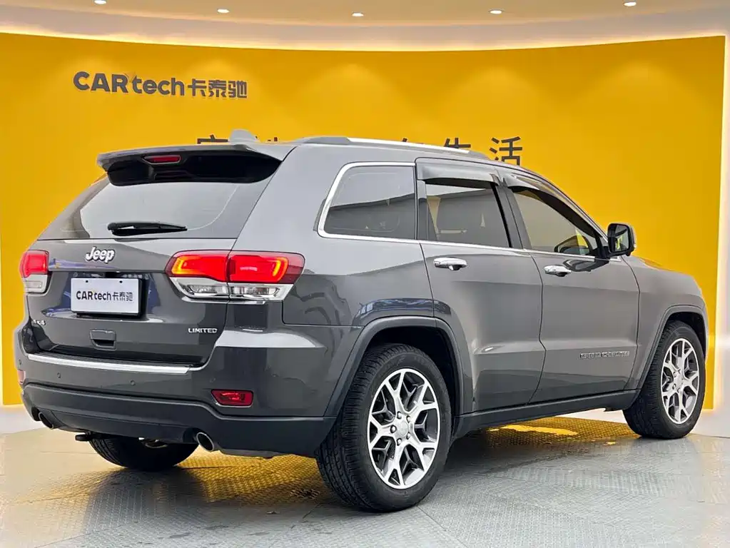 Jeep Grand Cherokee 2022 — фото 8