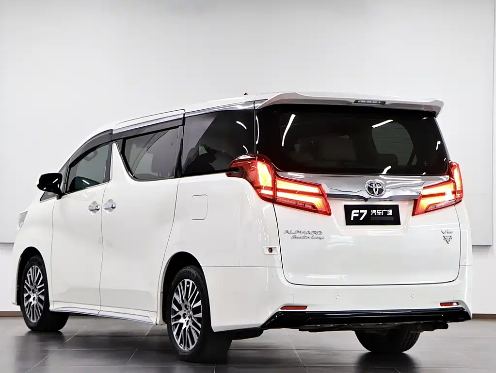 Toyota Alphard 2016 — фото 4