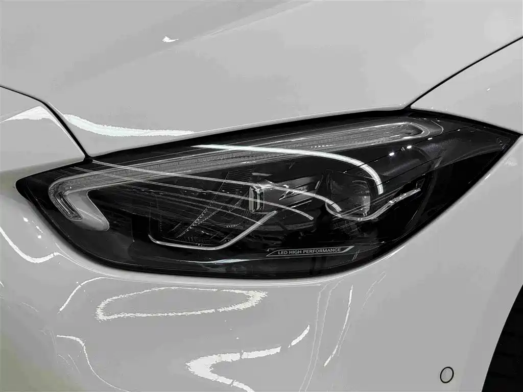 Mercedes-Benz C-Class 2025