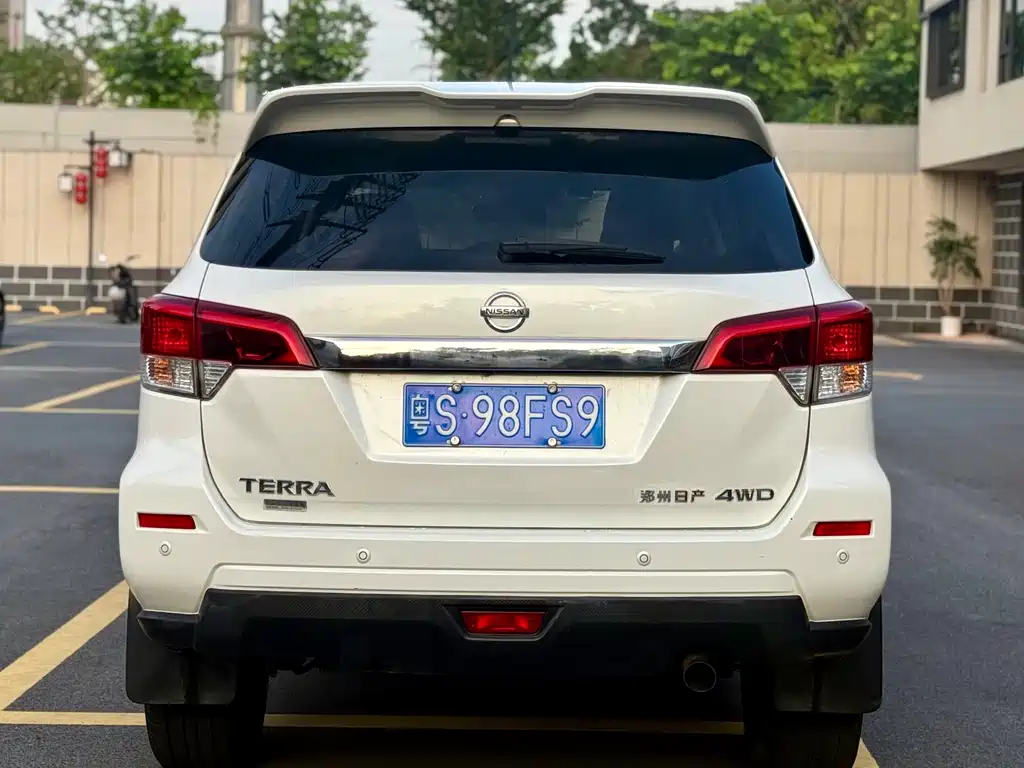 Nissan Terra 2018