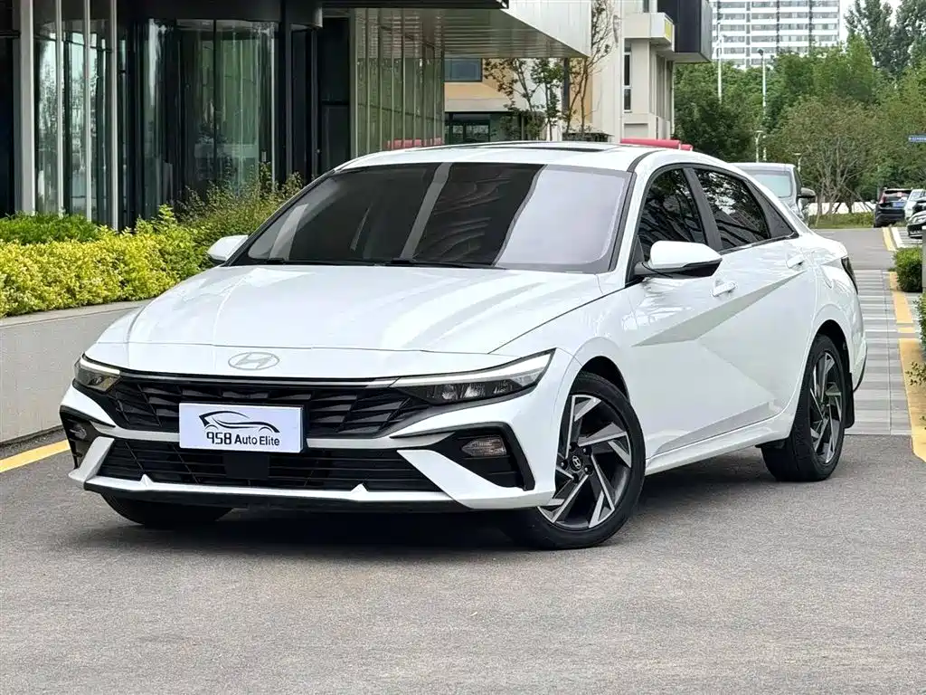 Hyundai Elantra 2023