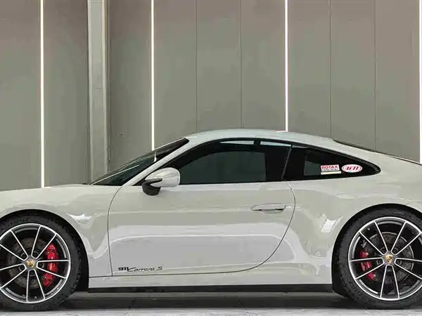 Porsche 911 2021