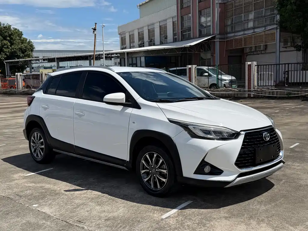 Toyota Yaris L 2020 — фото 3