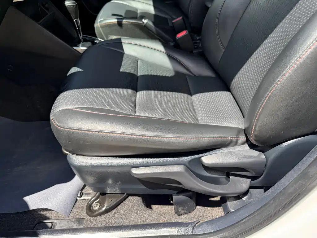 Toyota Yaris L 2020 — фото 22