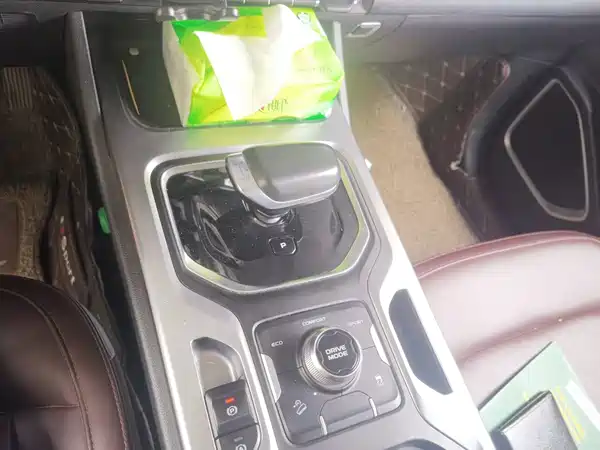 Geely Haoyue 2022