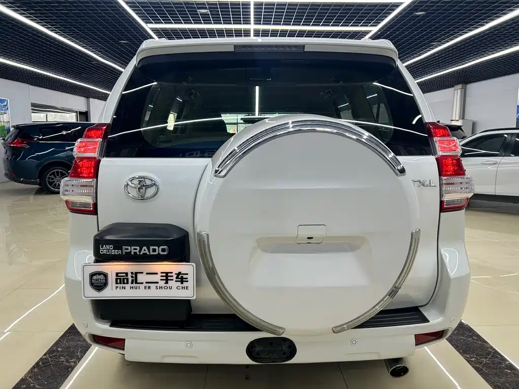 Toyota Prado 2015 — фото 6