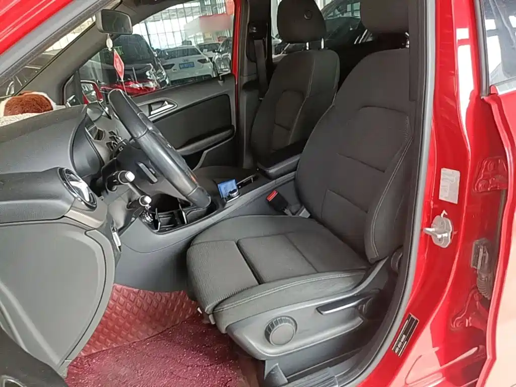 Mercedes-Benz B-Class 2018 — фото 15