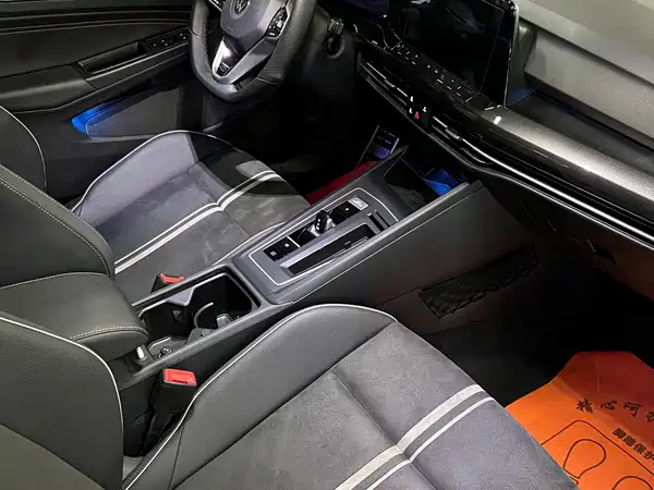 Volkswagen Golf 2021