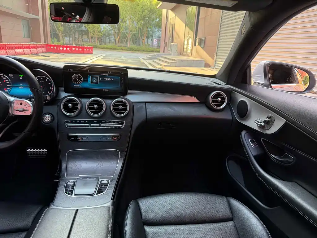 Mercedes-Benz C-Class 2018 — фото 11