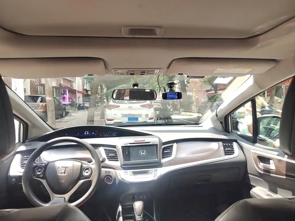Honda Jade 2015 — фото 14