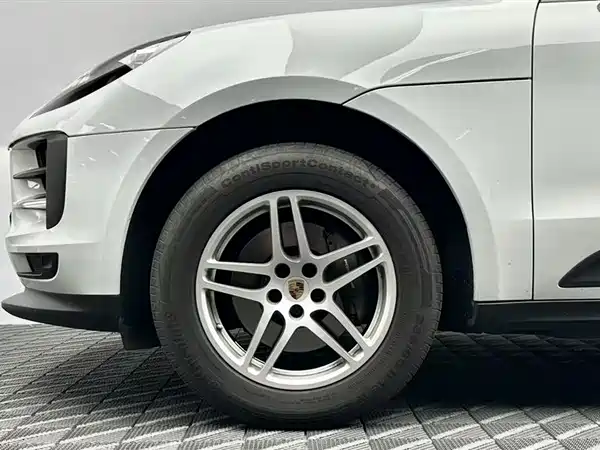 Porsche Macan 2021