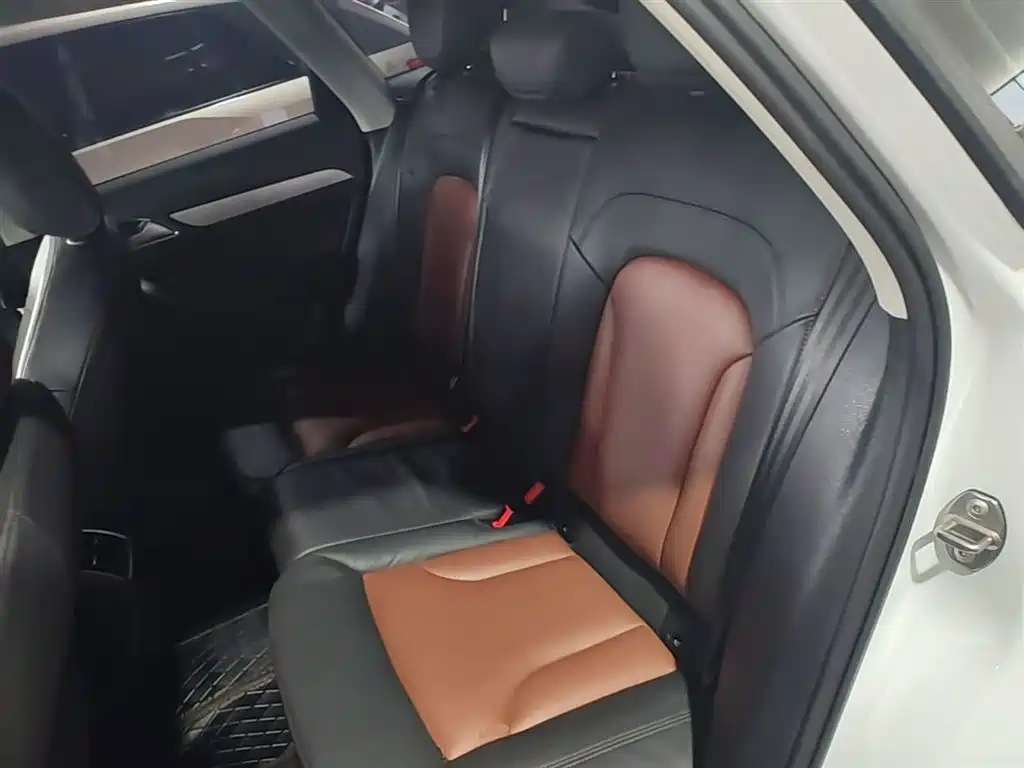 Audi Q3 2018 — фото 17