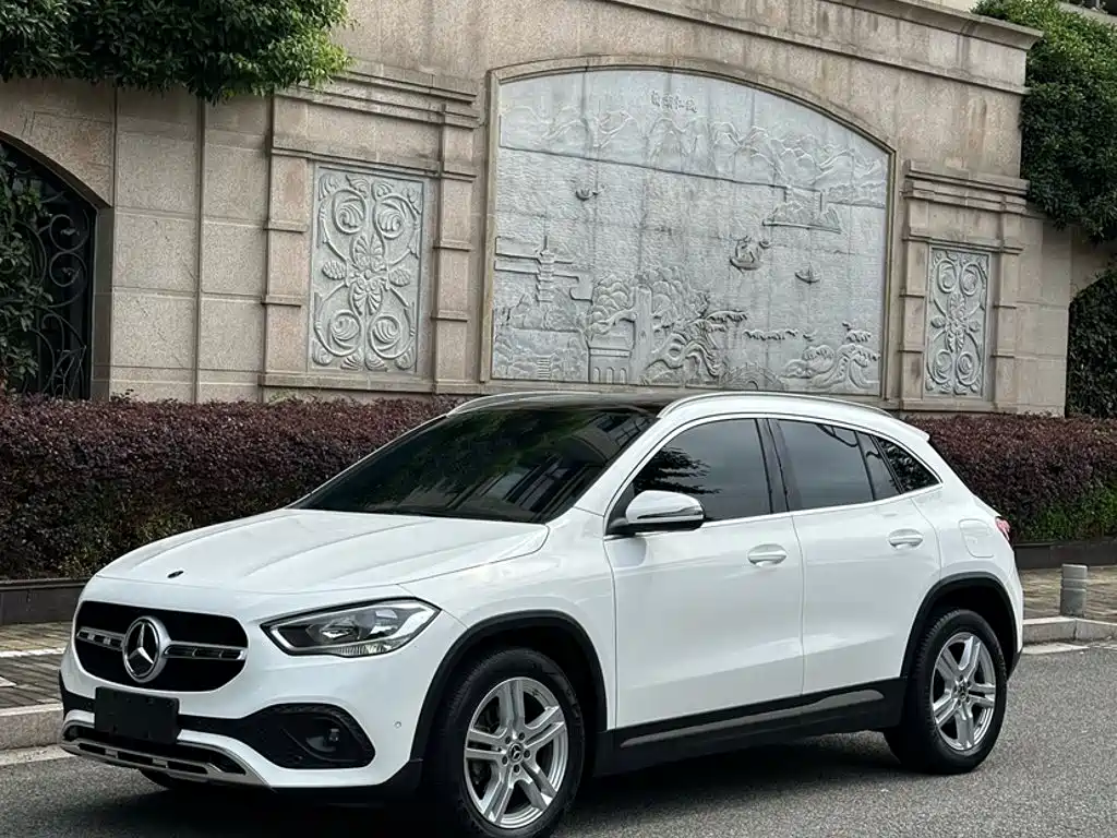 Mercedes-Benz GLA 2021