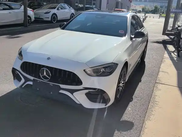 Mercedes-Benz C-Class 2024