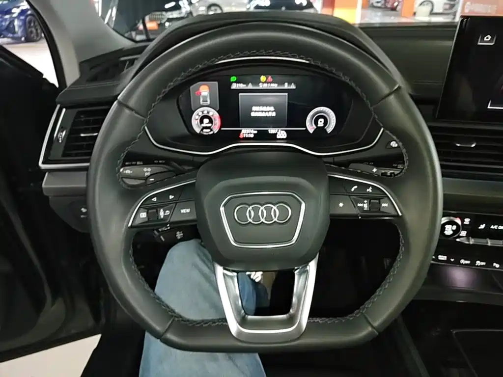 Audi Q5L 2022 — фото 11