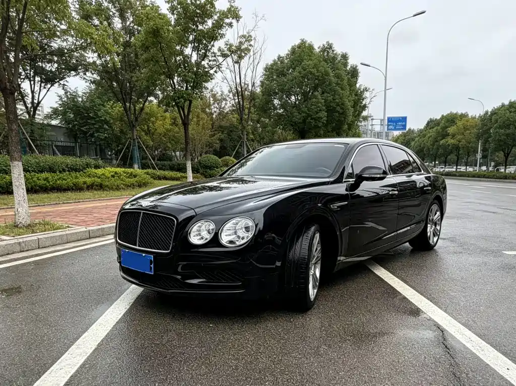 Bentley Flying Spur 2019 — фото 1