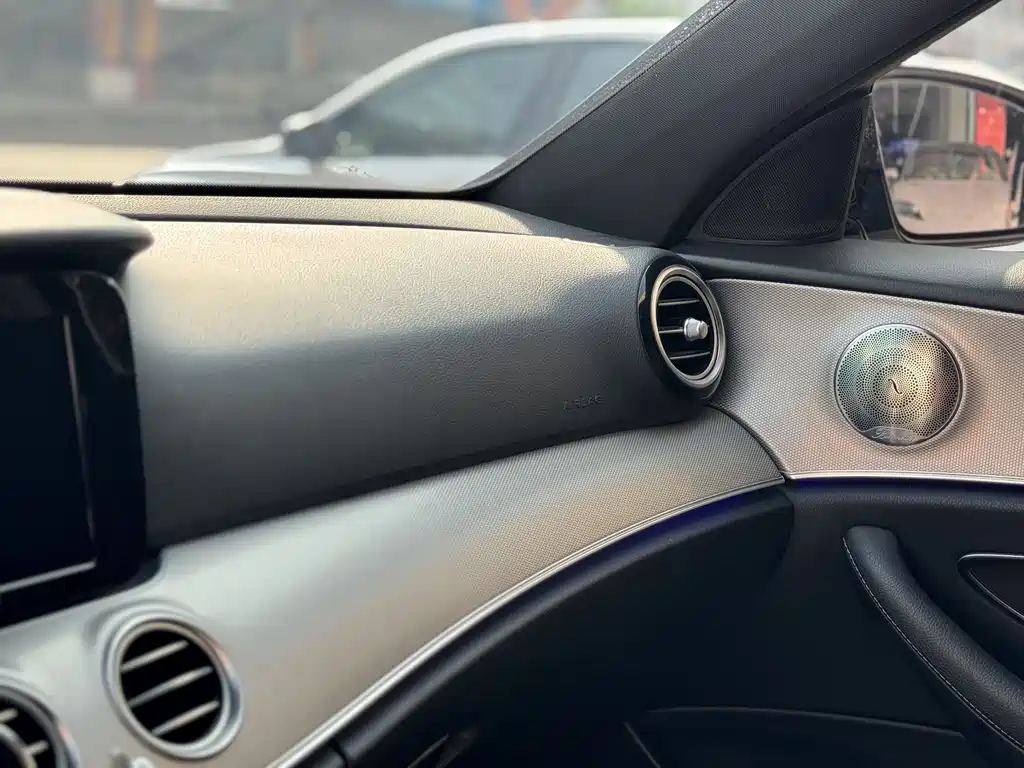 Mercedes-Benz E-Class 2018 — фото 13