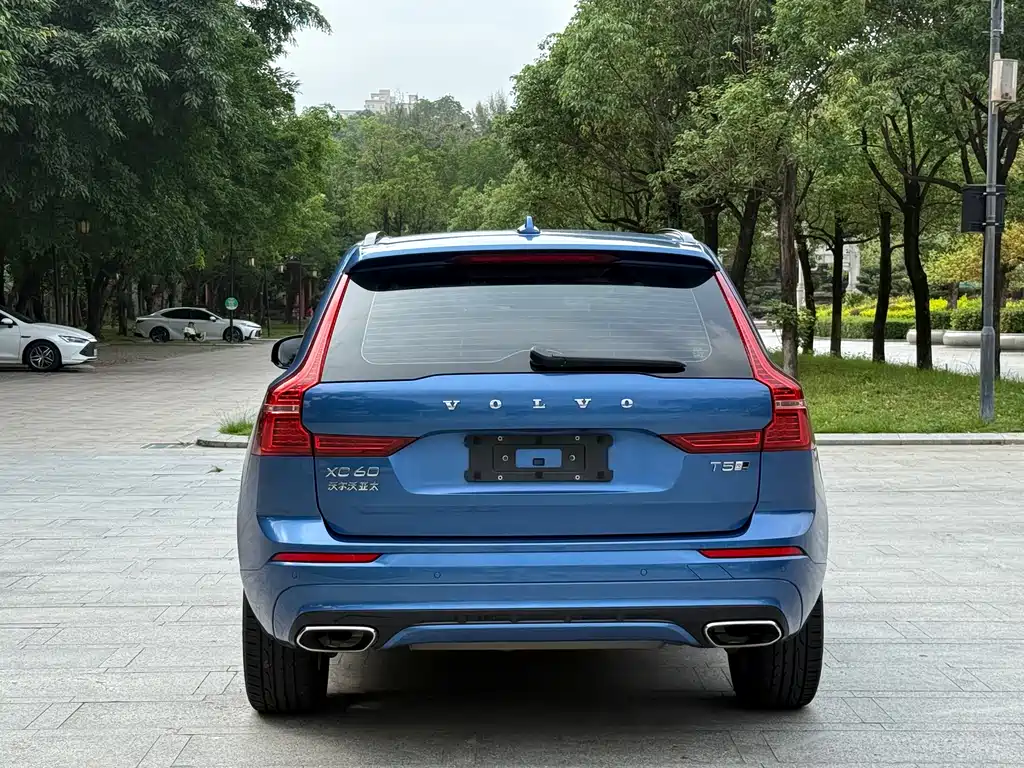 Volvo XC60 2019 — фото 8