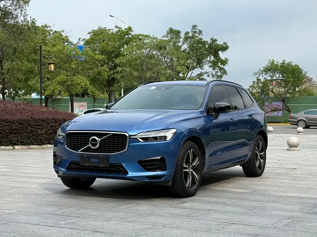 Volvo XC60 2019 — фото 1