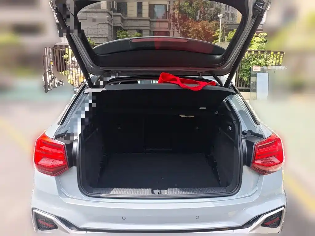 Audi Q2L 2023 — фото 10