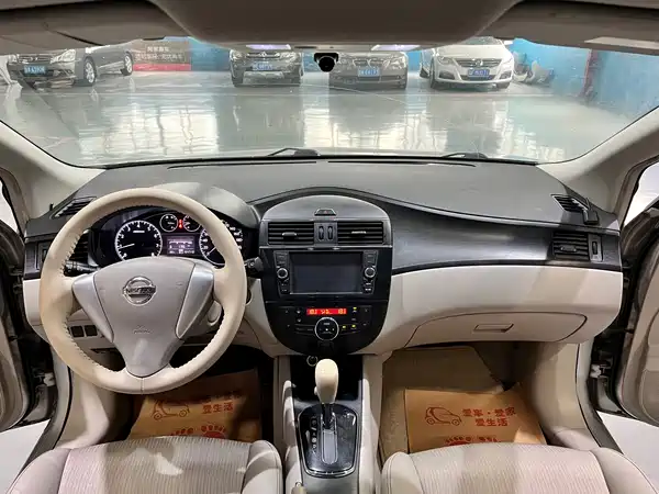 Nissan Tiida 2011