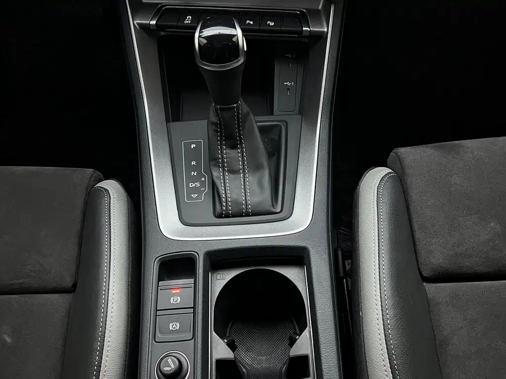 Audi Q3 2022 — фото 12