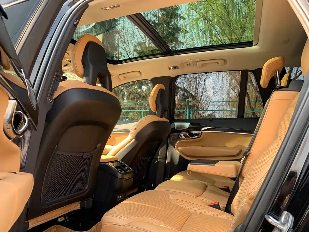 Volvo XC90 2015 — фото 13