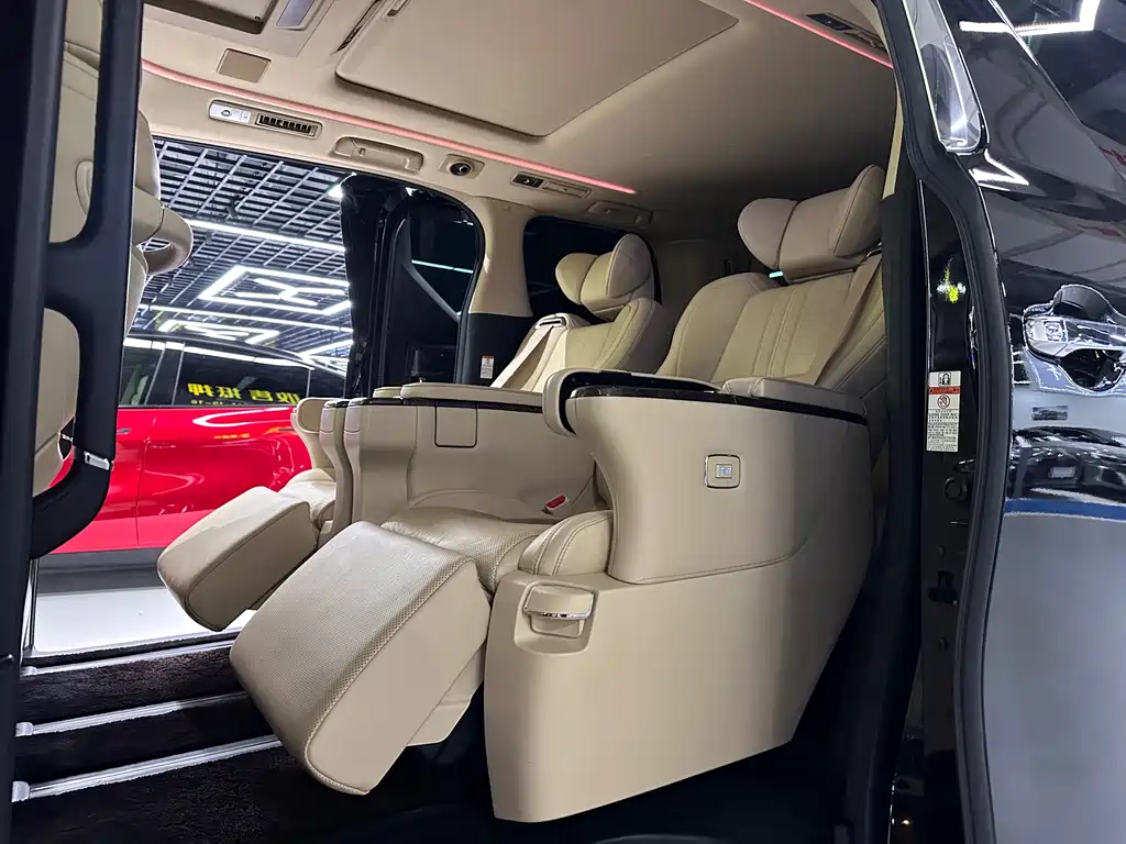 Toyota Vellfire 2021 — фото 9