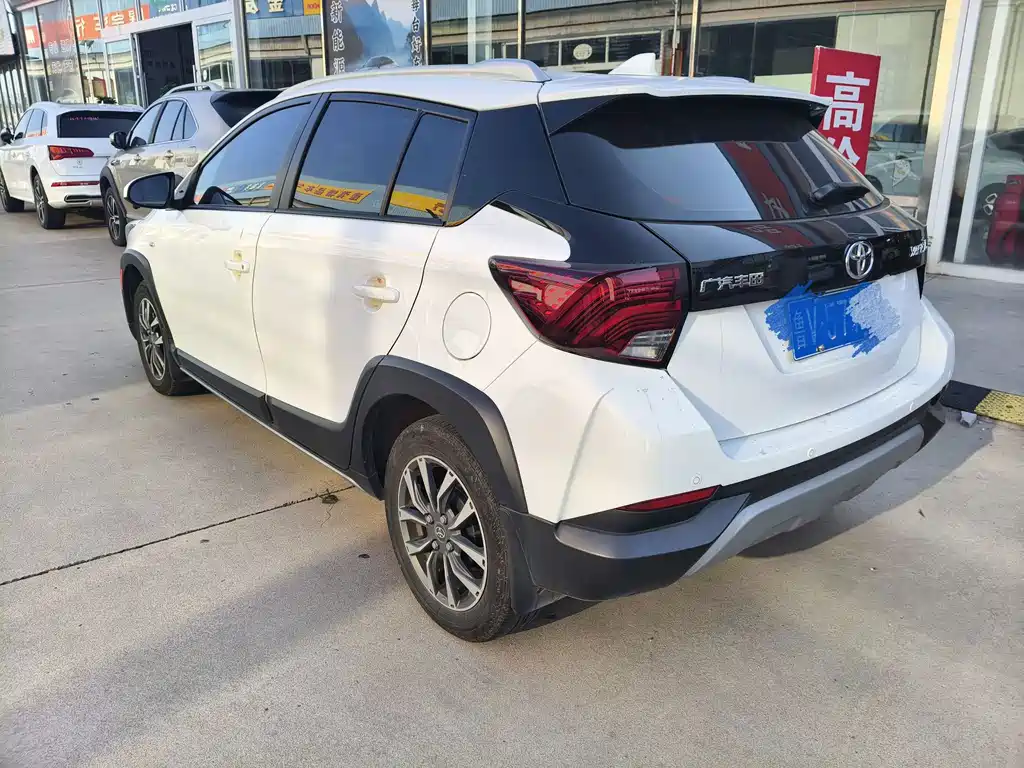 Toyota Yaris L 2022