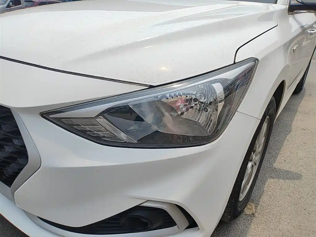 Hyundai Elantra 2019 — фото 24