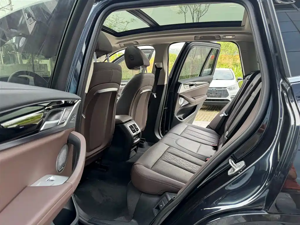 BMW iX3 2022 — фото 12