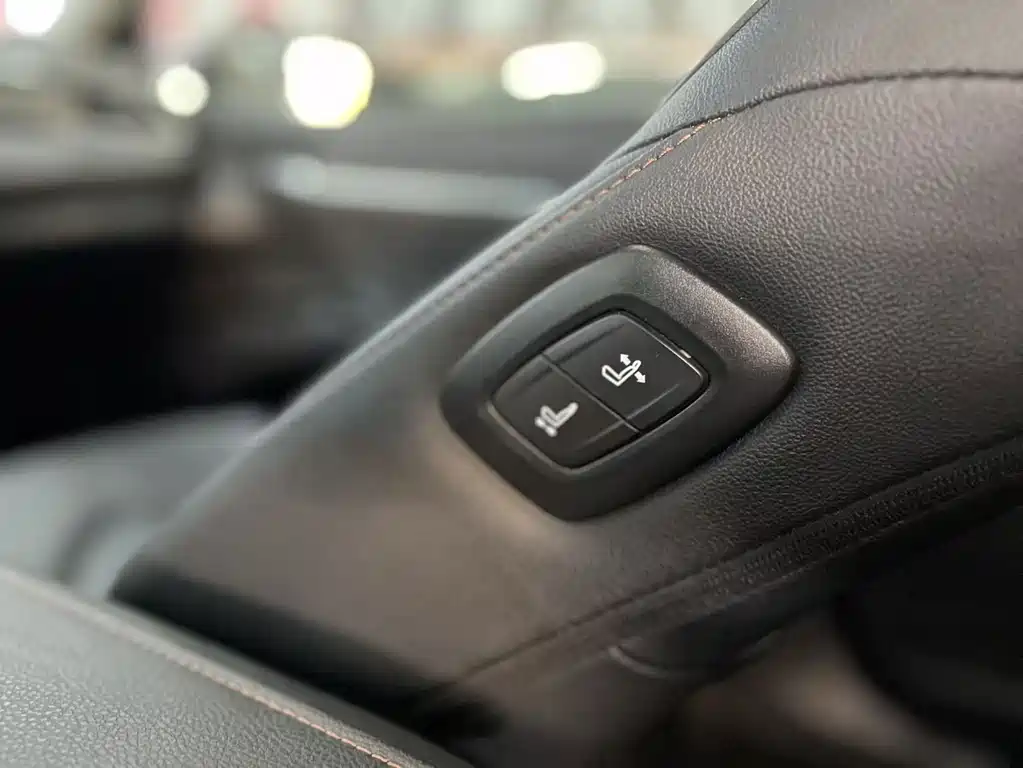 Toyota Camry 2023 — фото 17